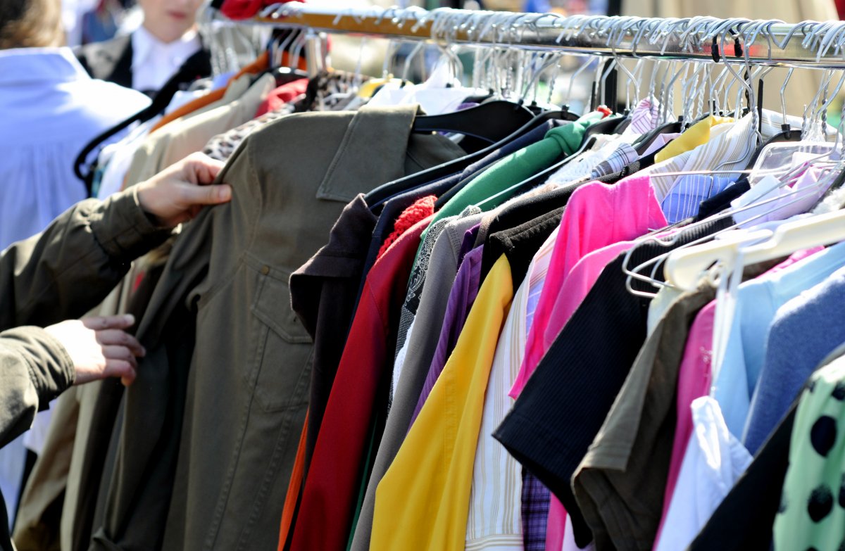 Kreskat – hurtowa oferta odzieży i obuwia second hand: jakość, logistyka i asortyment