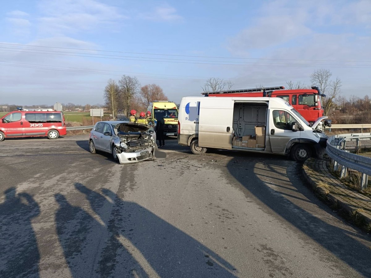 Wypadek w Pasłęku: Ranna pasażerka trafiła do szpitala
