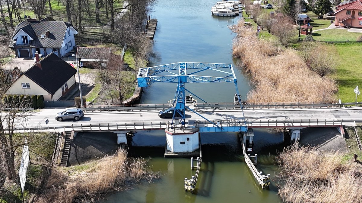 Rusza remont mostu zwodzonego w Rybinie. Wiosną 2025 roku objazdy przez Mikoszewo