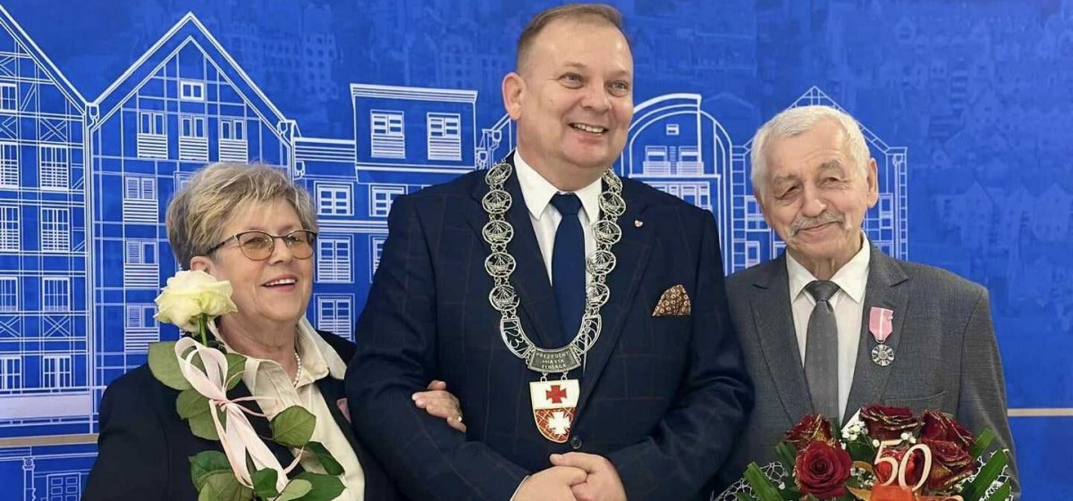 50 lat razem. 29 par świętowało Złote Gody w Ratuszu Staromiejskim [ZDJĘCIA]