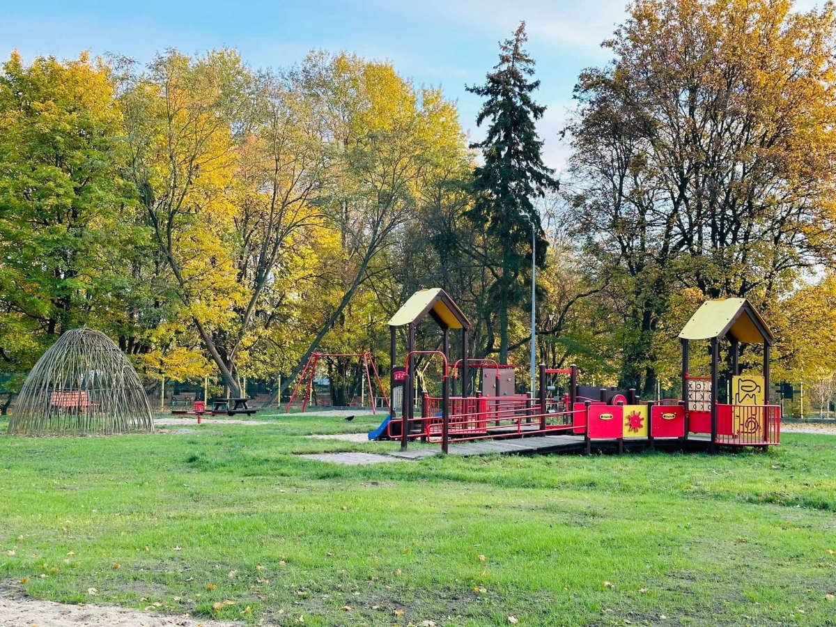Plac zabaw w Parku Kajki już otwarty po remoncie