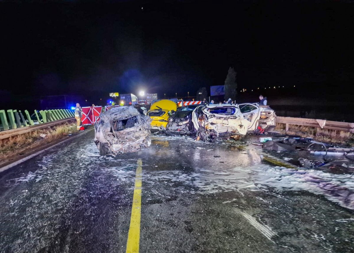 Zakończyły się utrudnienia na S7 po karambolu w Borkowie. W zderzeniu 21 pojazdów zginęły 4 osoby [ZDJĘCIA]