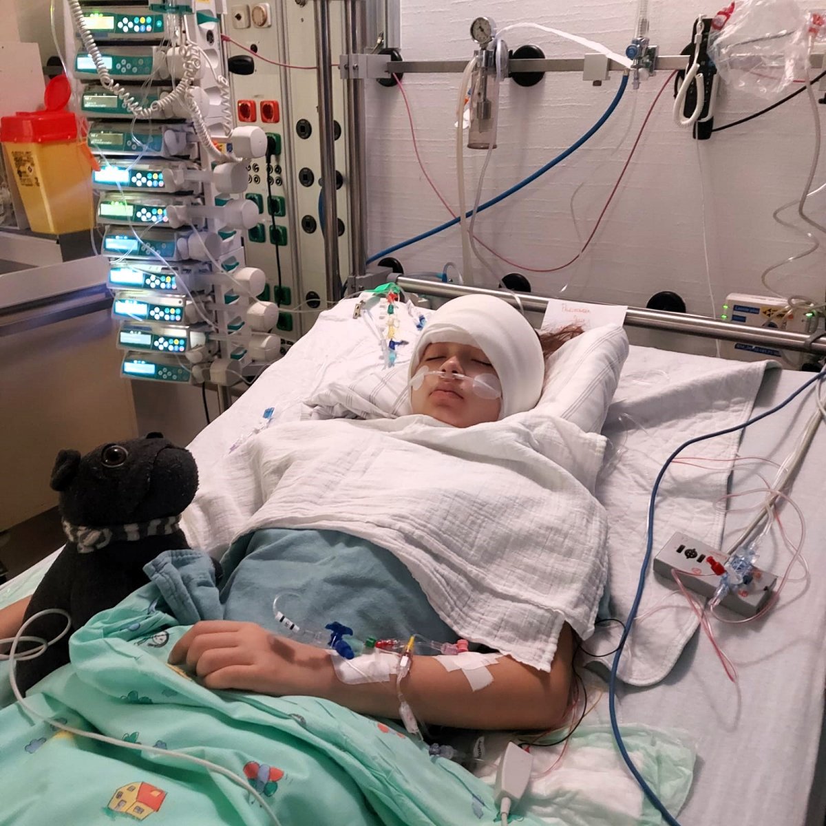 Pomoc pilnie potrzebna! Julia Pawlukowska walczy z guzem mózgu. Wspomóż zbiórkę na operację ratującą życie dziewczynki