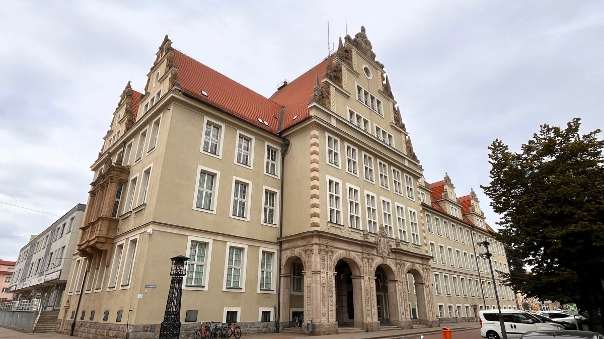 Były pracownik szpitala oskarżony o rozpowszechnianie pornografii dziecięcej wkrótce stanie przed sądem