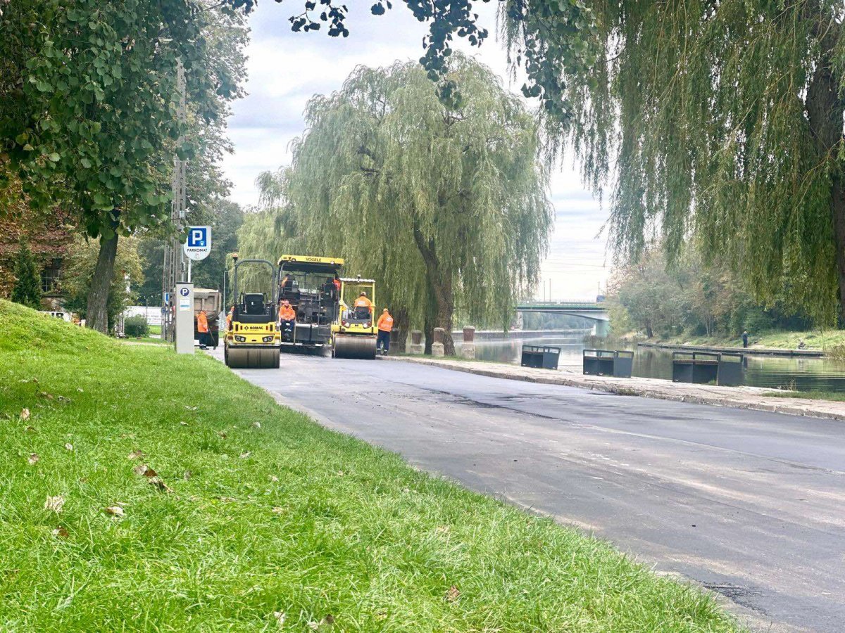Trwają prace drogowe przy Bulwarze Zygmunta Augusta