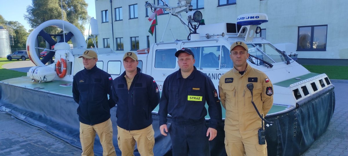 Funkcjonariusze Morskiego Oddziału Straży Granicznej z placówki w Starej Pasłęce otrzymali dwa nowe poduszkowce
