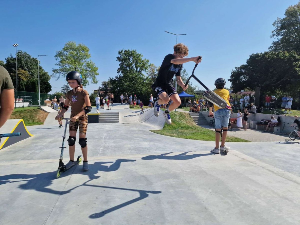 Pasłęk ma już swój skatepark. To miejsce dla początkujących i zaawansowanych skaterów [ZDJĘCIA]