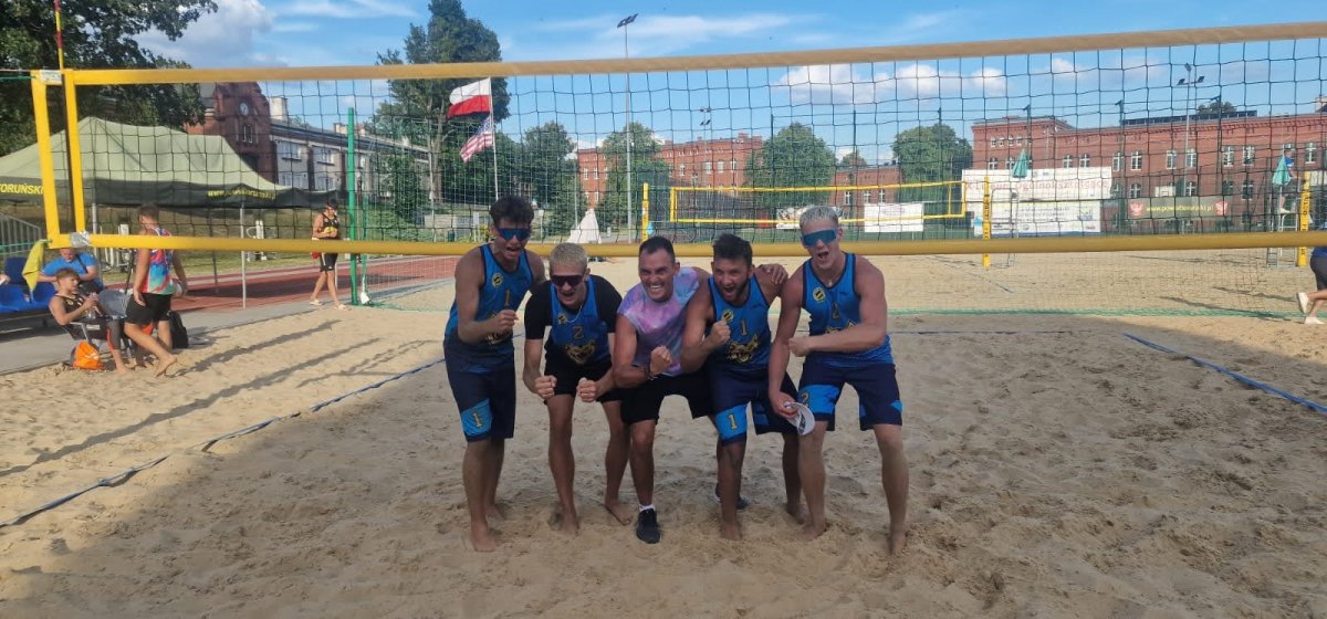 Zawodnicy IKS Atak zagrają w finałach Mistrzostw Polski w siatkówce plażowej 