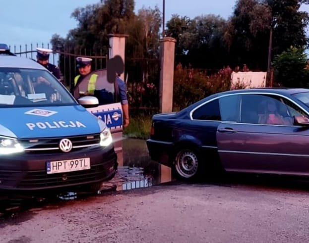 Elbląg: Przyjechał z dzieckiem na przesłuchanie do komendy. Nie powinien...