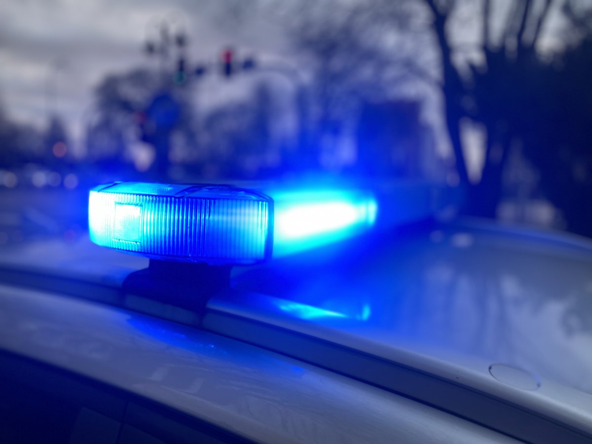 Przyjechali do Elbląga, aby oszukiwać metodą na BLIK. 21-latka i jej 24-letni wspólnik zostali zatrzymani na gorącym uczynku