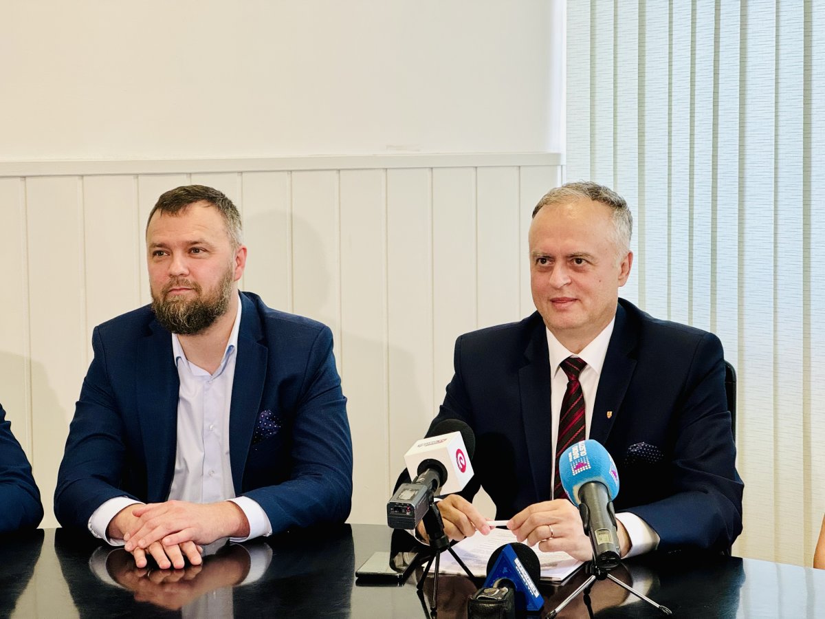 Koniec sporów w elbląskim samorządzie? Radni PiS dali prezydentowi Michałowi Missanowi ogromny kredyt zaufania
