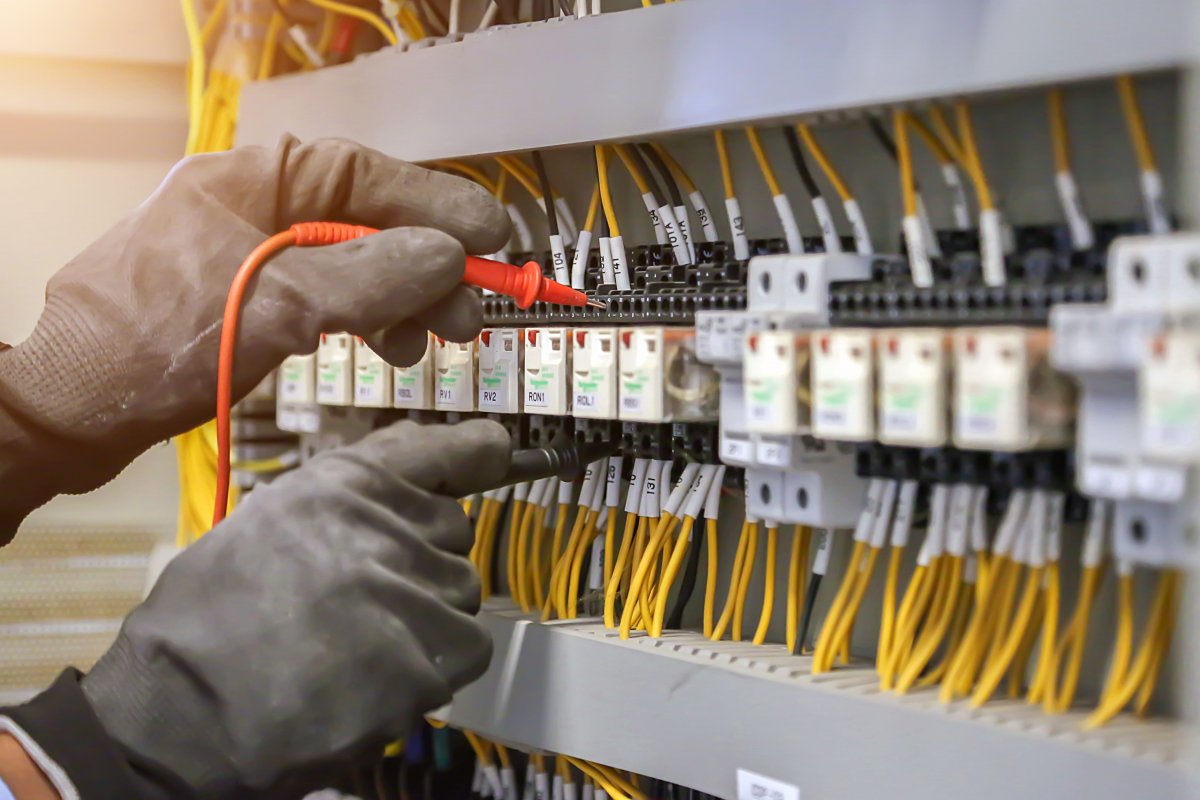 Ile kosztuje usługa elektryka za punkt?
