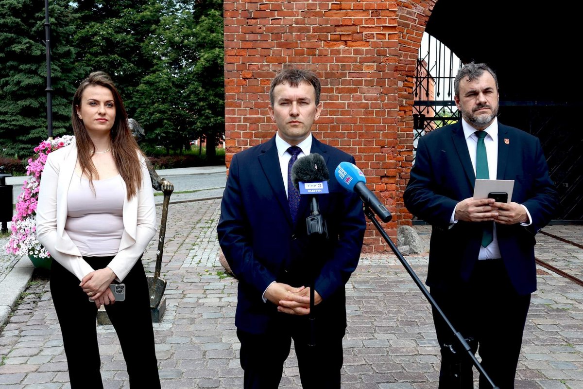 Konfederacja w Elblągu: Duma, która kojarzyła się Polakom z krwią, obecnie kojarzy się z tęczowymi flagami i ubogacaniem kulturowym. Na naszych oczach dokonuje się podmiana niepodległości na poddaństwo

