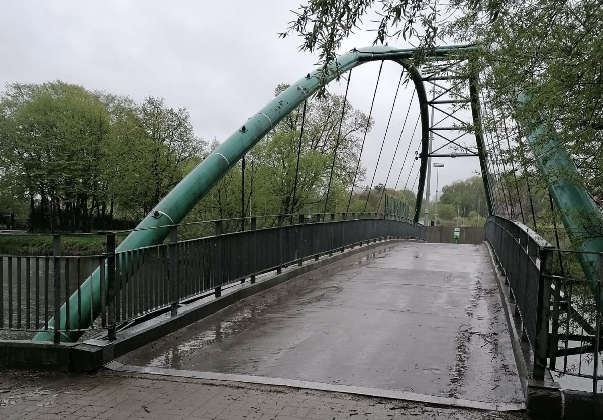 Braniewo: Stał na moście i groził, że skoczy do Pasłęki
