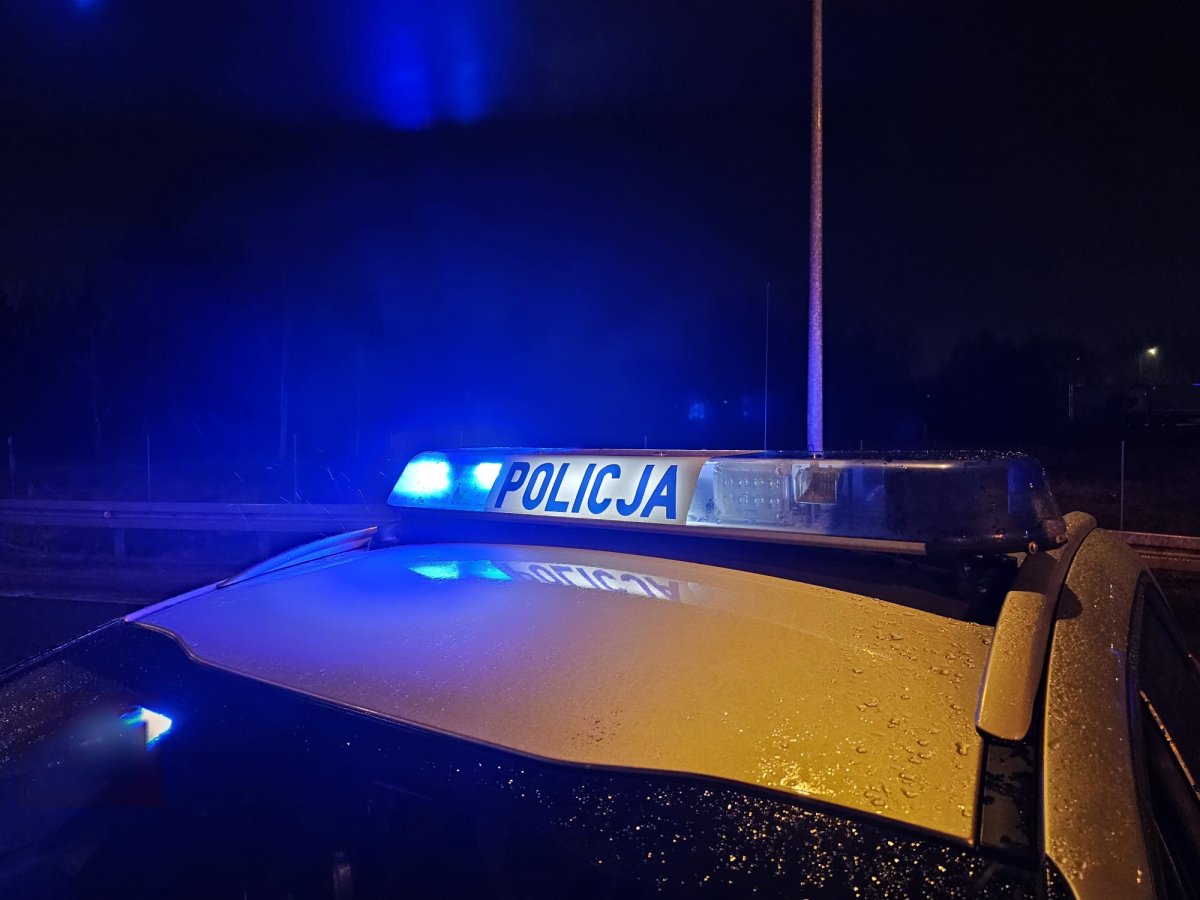 43-latek ruszył z siekierą na policjantów. Trafił za kraty