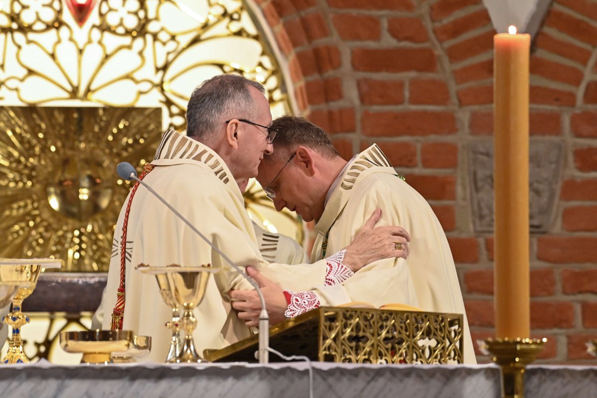 Elbląg: Elbląg: Święcenia biskupie ks. Janusza Urbańczyka [ZDJĘCIA]