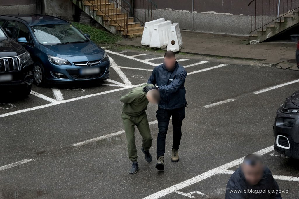 Elbląg: Nie zatrzymał się do kontroli drogowej i zaczął uciekać przed policjantami