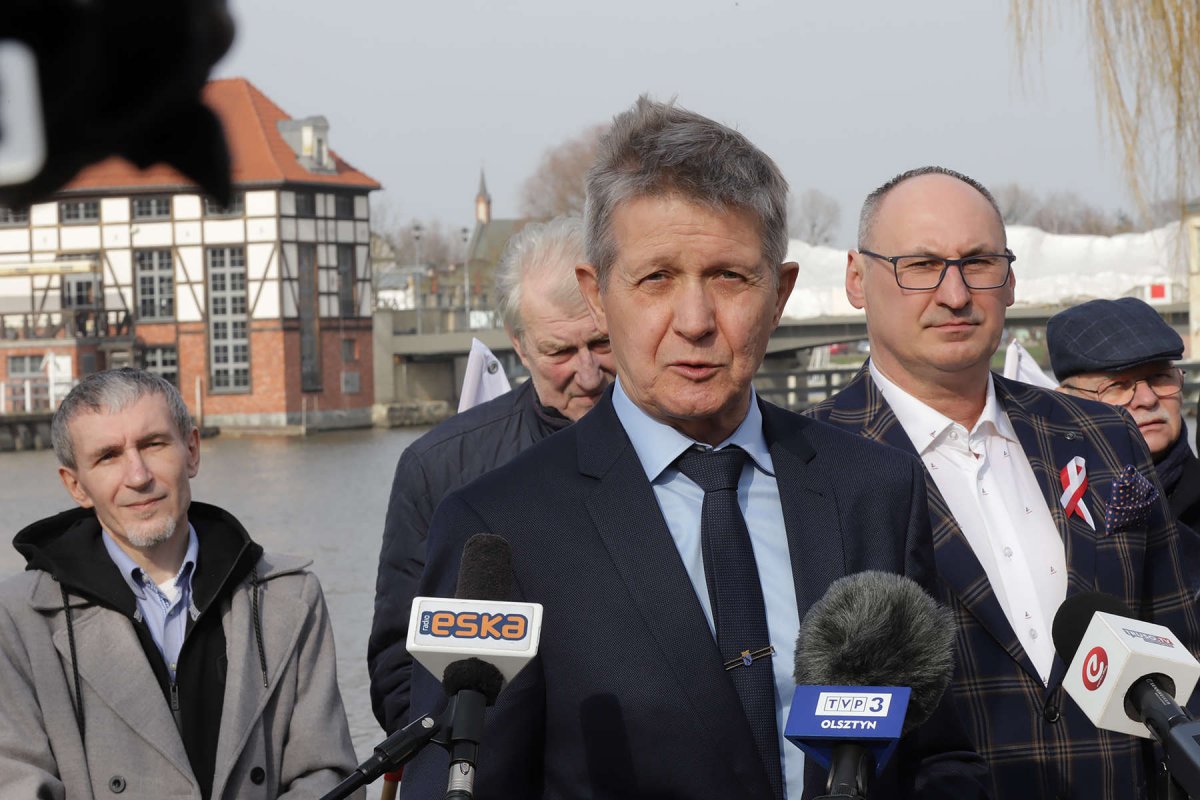 Były radny, a obecnie producent filmowy Sławomir Malinowski kolejnym kandydatem na prezydenta Elbląga. Obiecuje cmentarz dla zwierząt i usprawnienie sygnalizacji świetlnej
