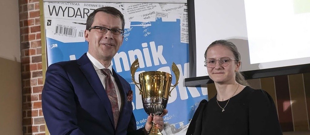 PKO Bank Polski partnerem głównym XVIII Plebiscytu Dziennika Elbląskiego na 10 Najpopularniejszych Sportowców. Grzegorz Chmura podkreśla, że PKO Bank Polski promuje sport i zdrowy styl życia oraz wspiera lokalne wydarzenia
