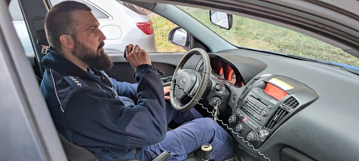 Spokojnym krokiem wyszedł ze sklepu z całą reklamówką kosmetyków. Ujął go policjant w czasie wolnym od służby