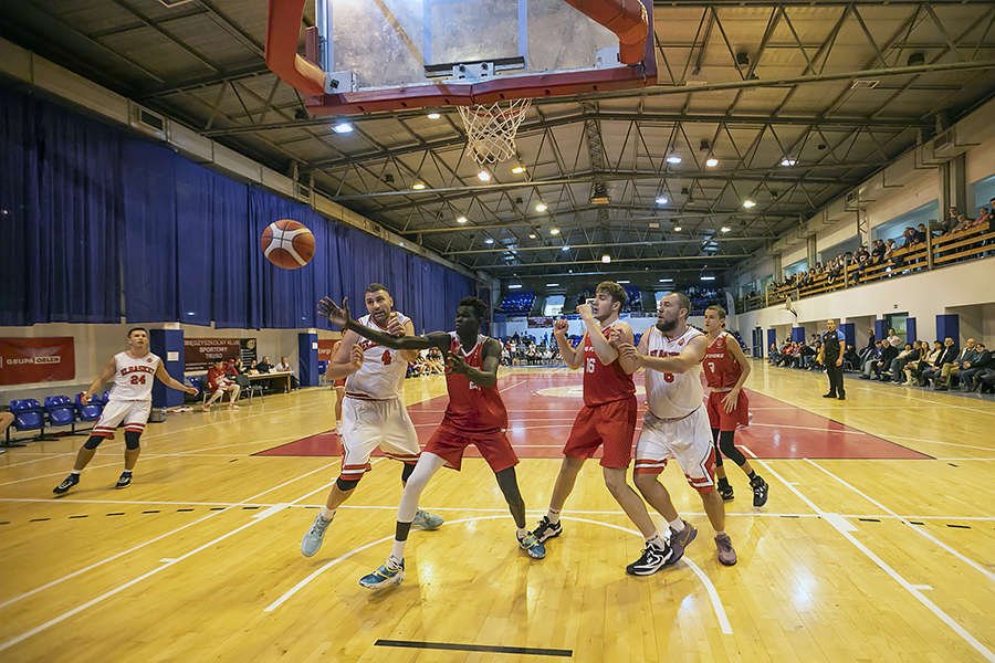 KOSZYKÓWKA. Basketball nadal niepokonany
