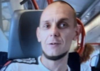 Zaginął Rafał Kośnik. Policjanci z Elbląga proszą o pomoc w odnalezieniu 38-latka
