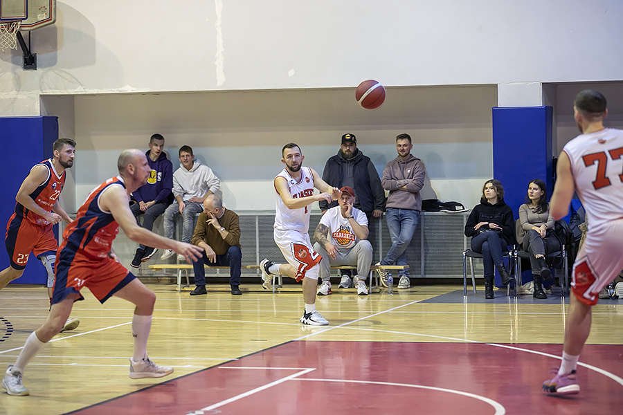 Basketbal Elblągl nadal niepokonany