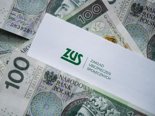 Jakie limity zarobkowe dla emerytów i rencistów od grudnia? ZUS podał granicę bezpiecznego dorabiania