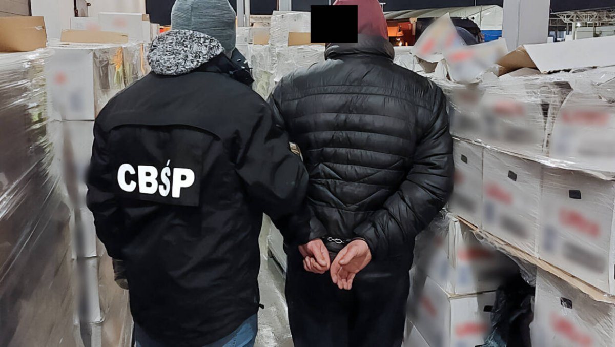 Zatrzymania w Elblągu. Służby rozbiły gang przemytników narkotyków i przechwyciły trzy transporty z Hiszpanii