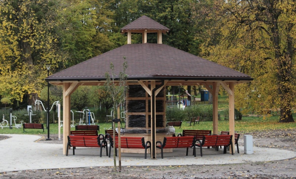 Pierwsze próby dewastacji tężni w parku Traugutta