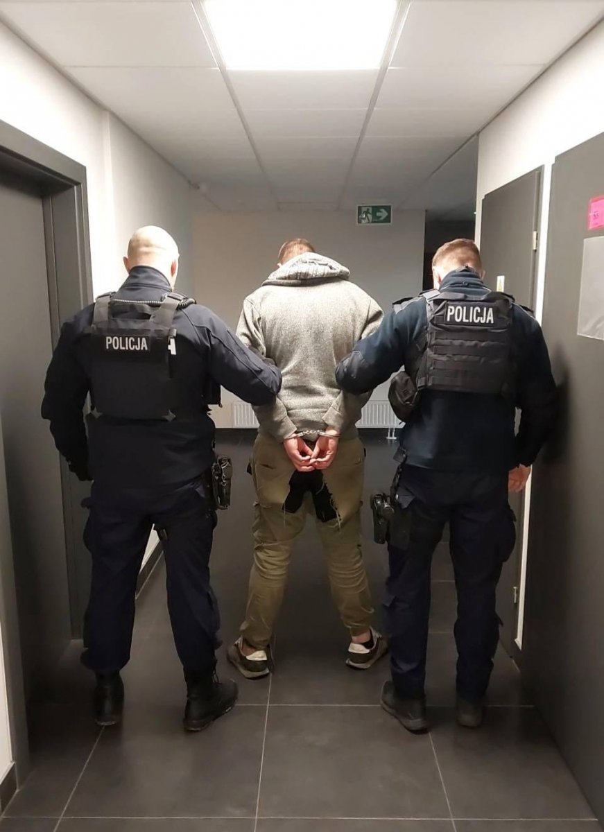 Gdańsk: Porwał i przetrzymywał ofiarę w bagażniku. 27-latek odpowie za usiłowanie zabójstwa
