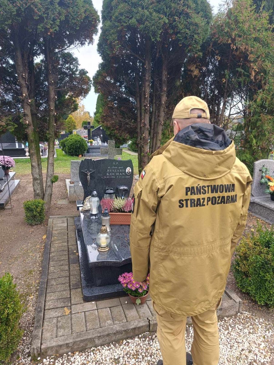 Strażacy z Braniewa pamiętają o tych, którzy odeszli na wieczną służbę