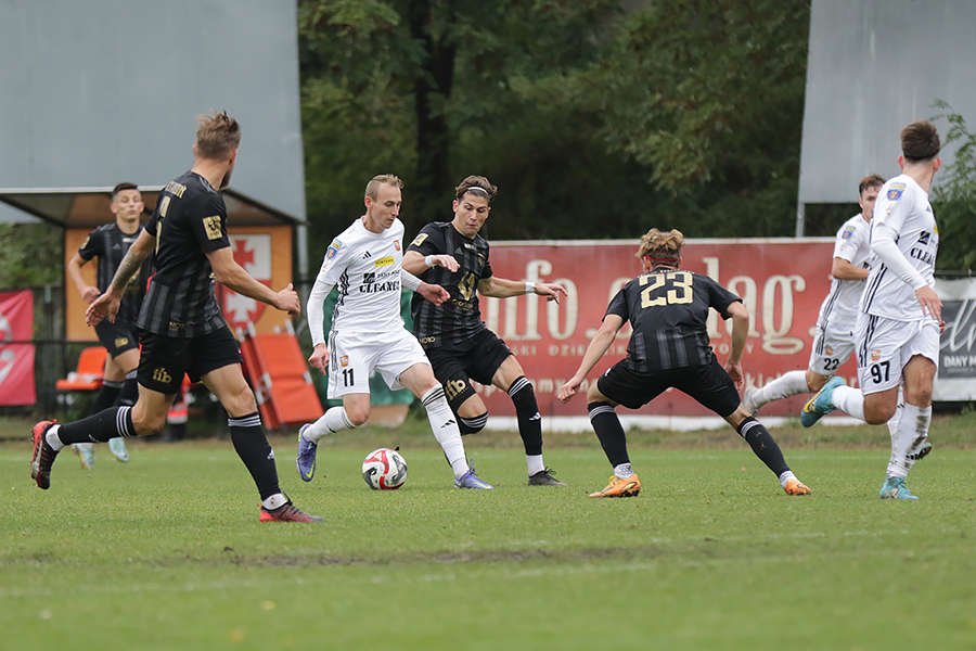 3 LIGA PIŁKARSKA. Słaby występ Concordii Elbląg. Piłkarze nie sprostali Pogoni  [ZDJĘCIA]