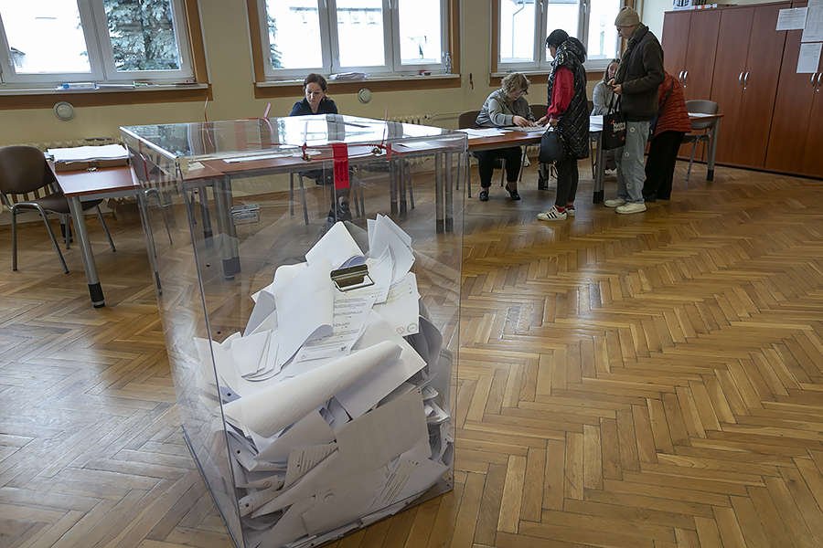 Dane PKW z 92,01 proc. obwodów w okręgu elbląskim. Kto może zostać posłem?