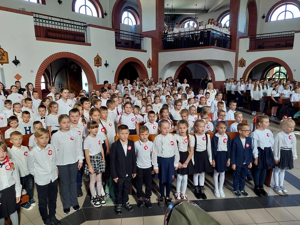 Uczniowie Szkoły Podstawowej nr 16 w Elblągu wzięli udział w VI edycji ogólnopolskiego konkursu „Do Hymnu”
