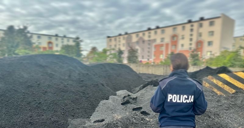 Sezon grzewczy to okazje dla oszustów. Jak nie dać się nabrać przy zakupie węgla?