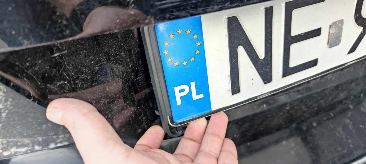 Październikowe zmiany w prawie. Kradzież tablicy rejestracyjnej lub użycie jej w innym pojeździe jest przestępstwem
