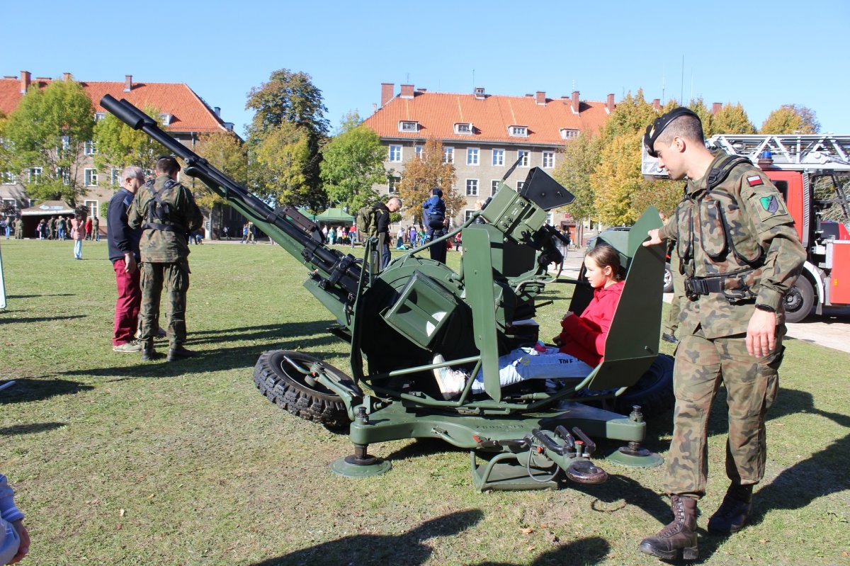 Zaproszenie na święto 9 Braniewskiej Brygady Kawalerii Pancernej. Będą pokazy sprzętu i wojskowa grochówka