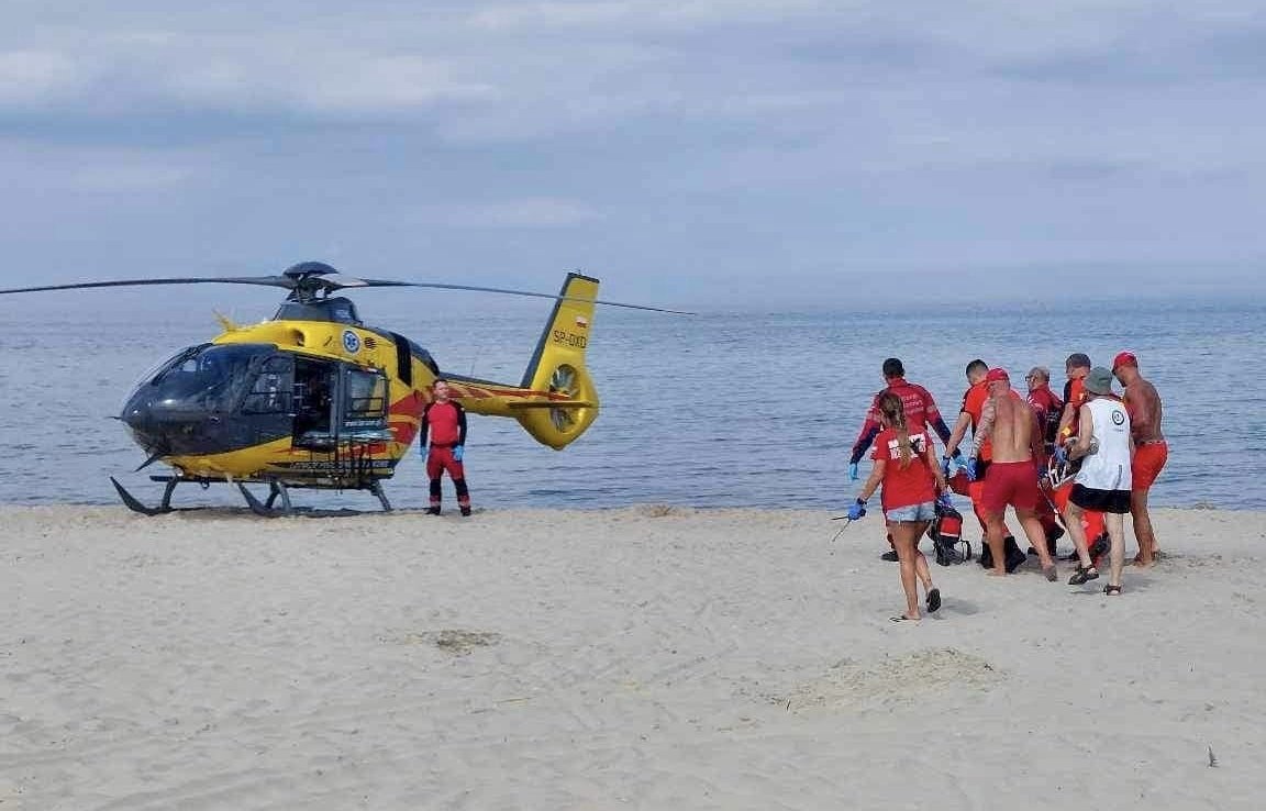 Akcja ratunkowa na plaży w Krynicy Morskiej