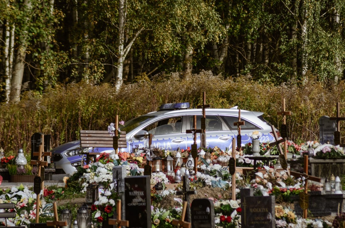 Zaczęło się od video, które wywołało w Elblągu prawdziwy skandal. W środę rusza proces grabarza