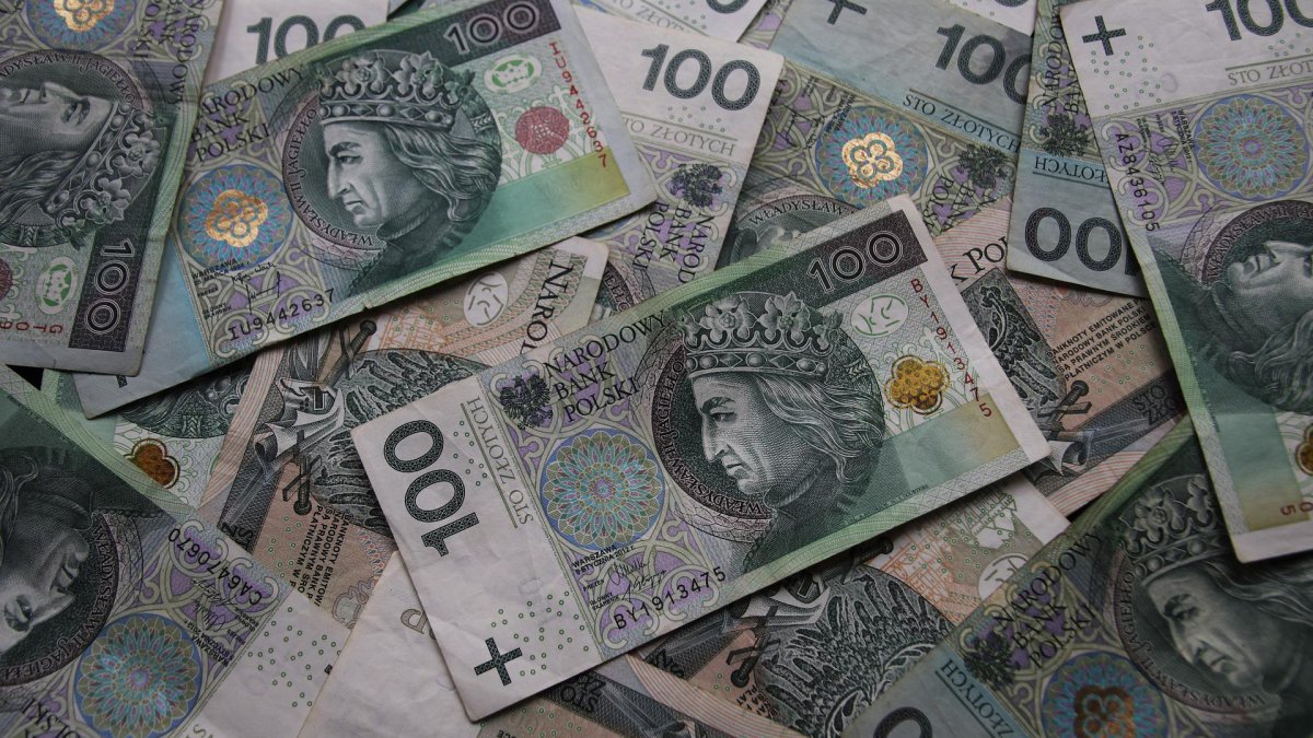 Każdy cały banknot jest dobry. Wymiana zużytych lub uszkodzonych znaków pieniężnych