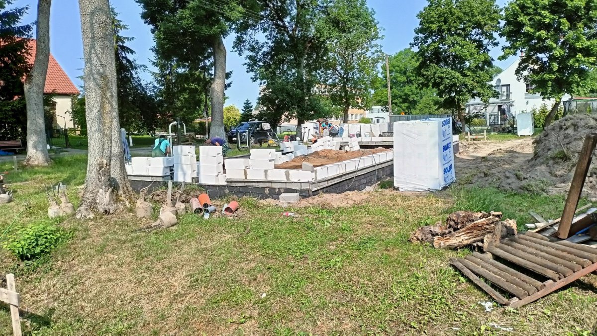Niech się mury pną do góry! W Powodowie powstaje nowa świetlica