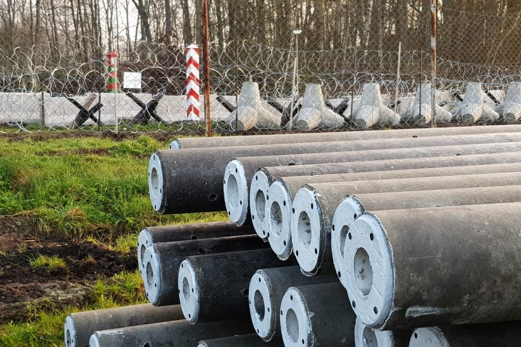 SG: Prace nad zaporą elektroniczną na granicy z Rosją przebiegają zgodnie z planem