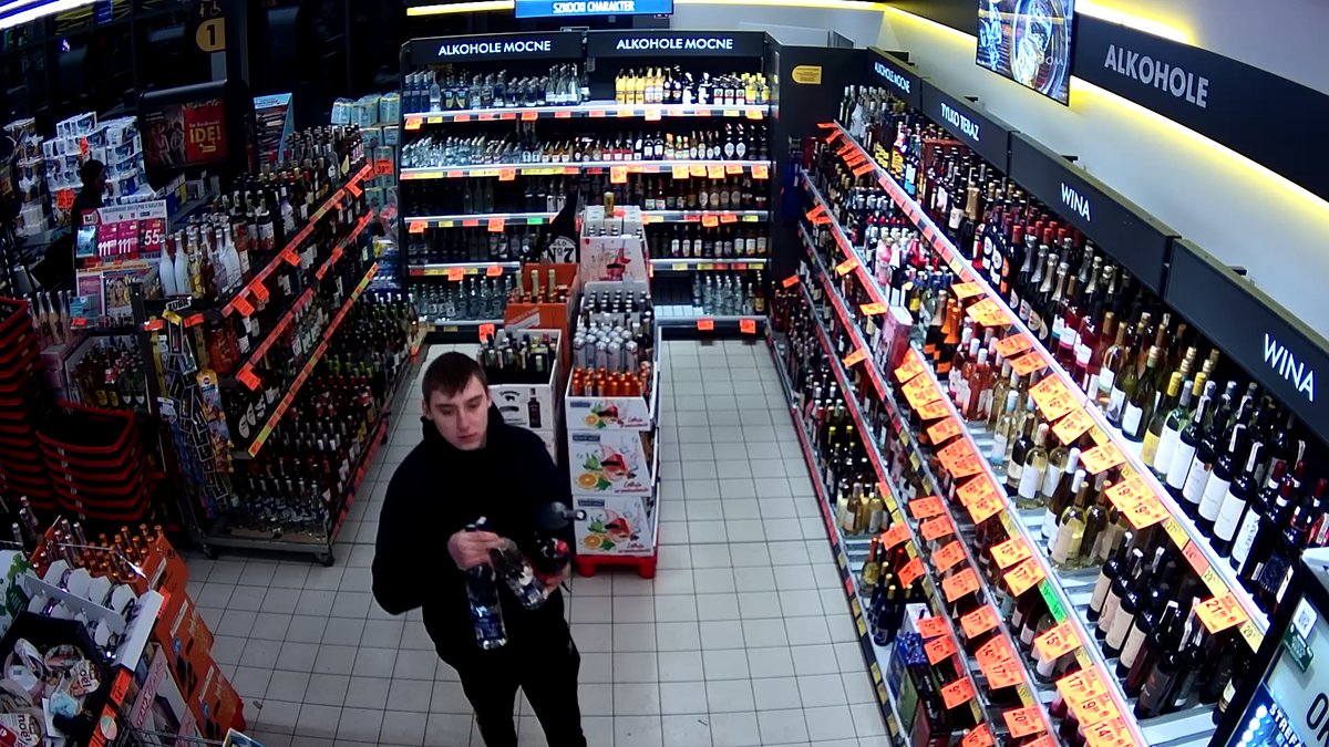 Policja w Braniewie prosi o pomoc w identyfikacji czterech mężczyzn