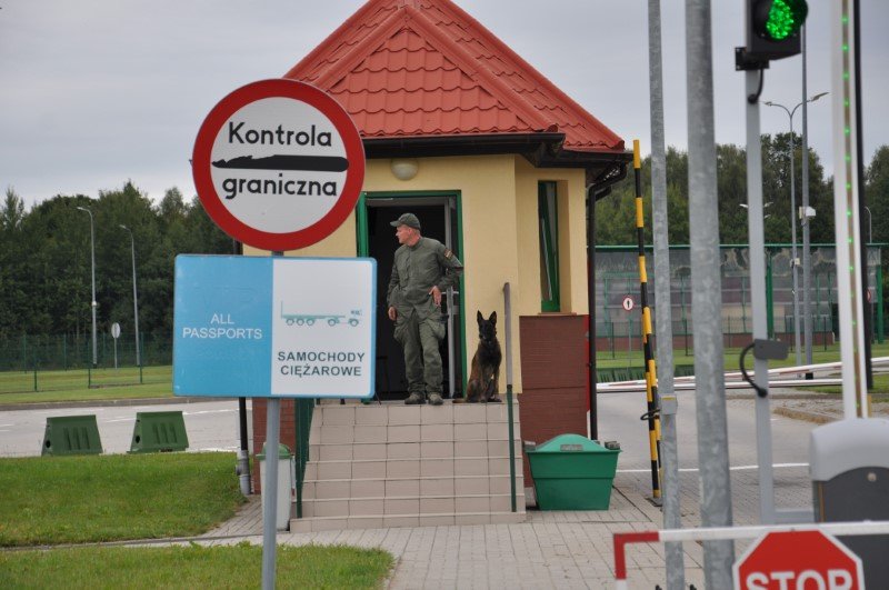 Kierowca ciężarówki ukradł portfel w kantorze. Został zatrzymany na przejściu granicznym w Grzechotkach
