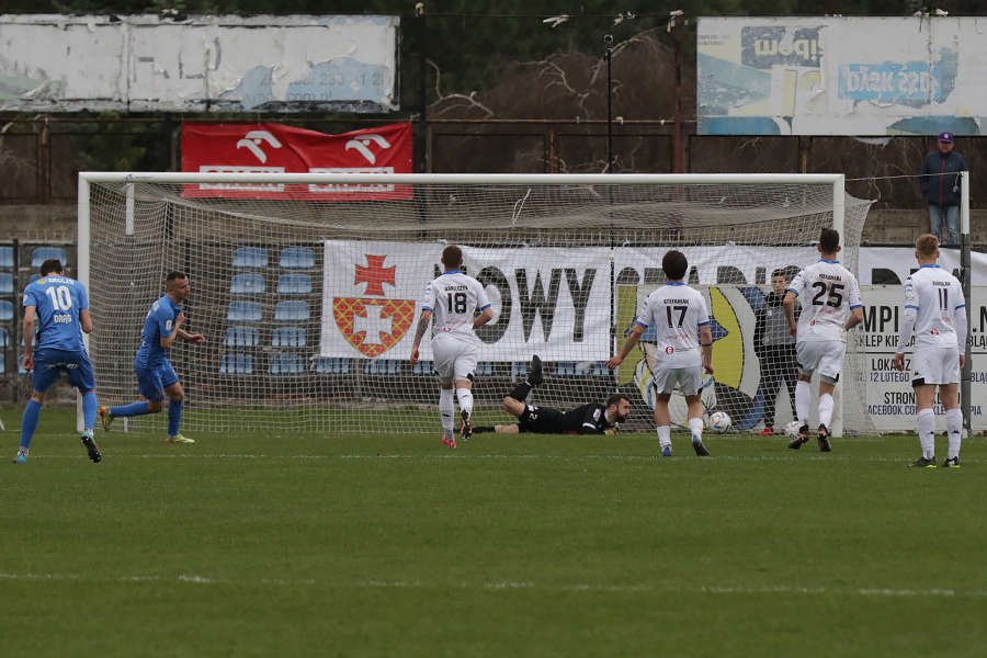 EWINNER 2 LIGA PIŁKARSKA.  Olimpia Elbląg przegrała na wyjeździe z Kotwicą Kołobrzeg 