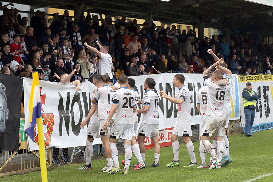 EWINNER 2 LIGA PIŁKARSKA. Olimpia Elbląg przełamała złą passę i pokonała Radunię Stężyca [ZDJĘCIA]