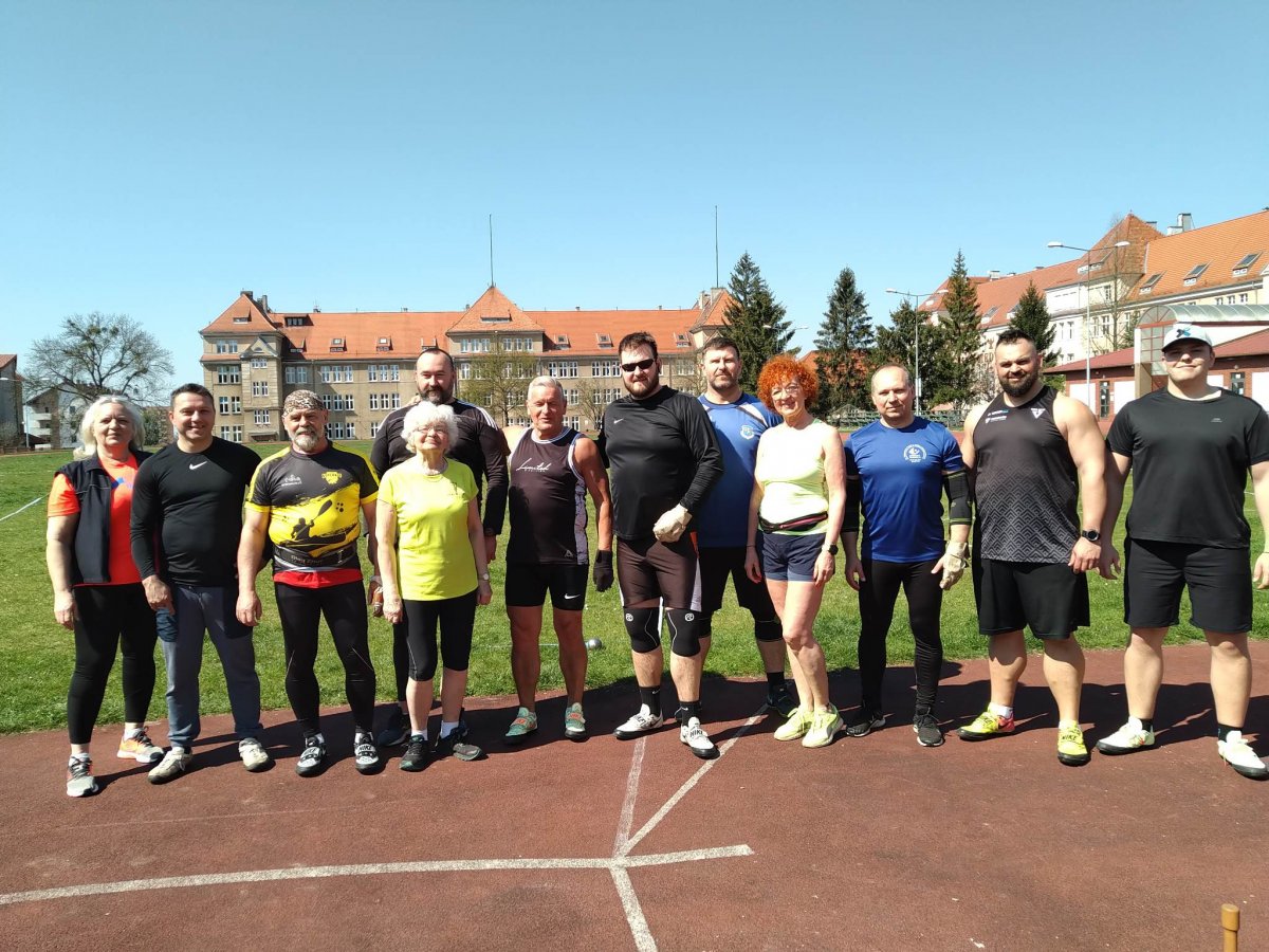 Elbląg: Mastersi rozpoczęli sezon lekkoatletyczny na stadionie