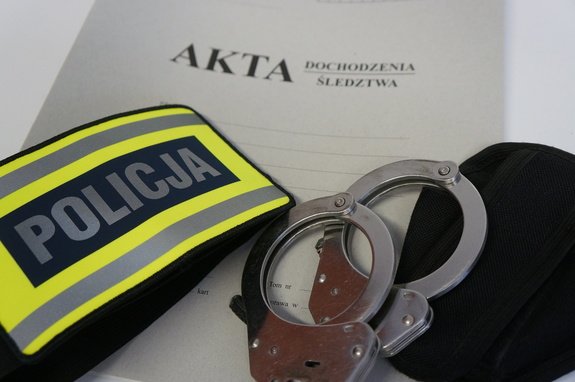 Malbork: Uczniowie ze szkoły w Lisewie Malborskim przeklinali i obrażali nauczycielkę w trakcie zajęć. Wszystko transmitowali na żywo w internecie w aplikacji TikTok. Stanęli przed sądem i zostali ukarani