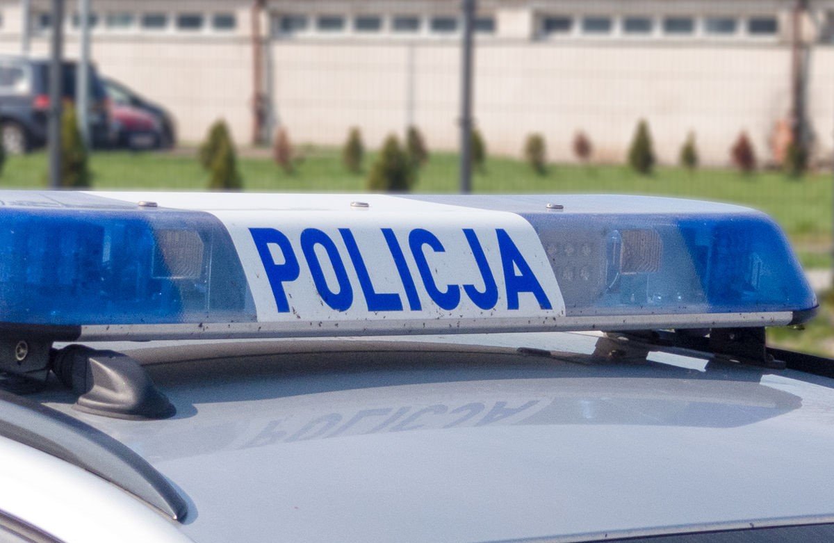 Gdynia: Starszy pan groził nastolatkom miotaczem ognia w postaci pistoletu. Policję powiadomiła matka nastolatków